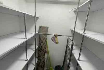 Apartament cu 3 camere în Tractorul