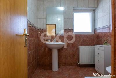 Casă cu 5 camere cu Teren 3659 Mp în Sărata - 18
