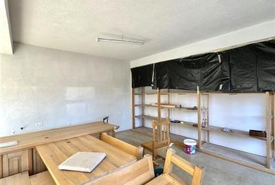 Birou, de 52 mp, în Central - 3