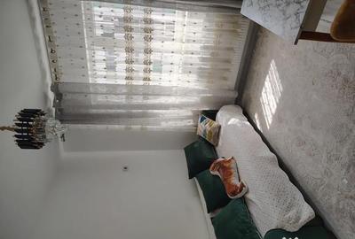 Garsonieră decomandată în Roșu