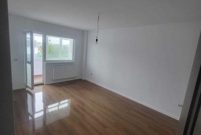Apartament cu 3 camere decomandat în Mioriței - 1