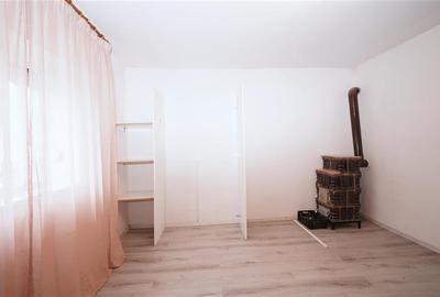 Casă cu 2 camere cu Teren 1173 Mp în Sălard - 2