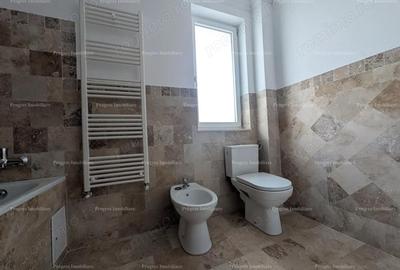 Casă cu Teren 114 Mp în Central