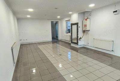 Spațiu comercial, de 70 mp, în Central - 3