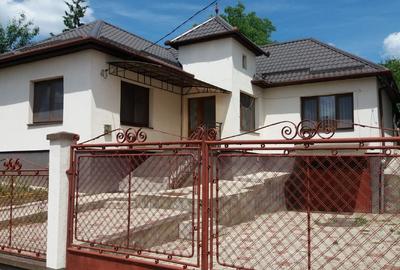 Casa indep, 3 cam decom+garaj, finisata-mobilata, 764mp teren; cadrastrat - 1