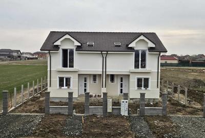 Duplex cu 4 camere cu Canalizare în Moșnița Veche - 3