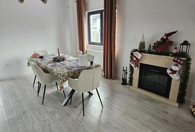 Casă cu 4 camere cu Teren 280 Mp în Berceni - 1