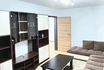 Proprietar inchiriez apartament cu 4 camere, 2 bai, decomandat, situat in Strand pe str. Barsei, la - 2