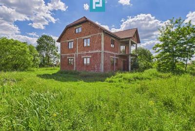 Casă la roșu, P+1, în localitatea Beliu, Arad - 1