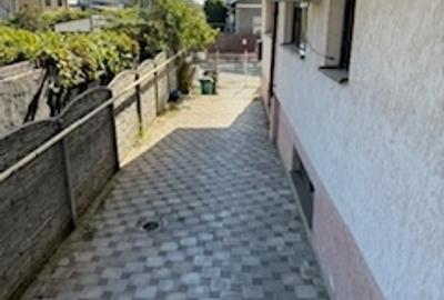 Giulesti, Str Agnita, bloc 2016, Ap 3 camere, 85 mp pret 84000 euro - 2