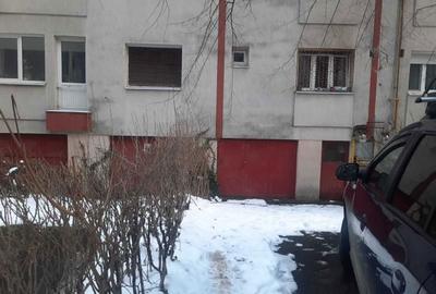 Apartament cu 3 camere semidecomandat în Pajura - 2