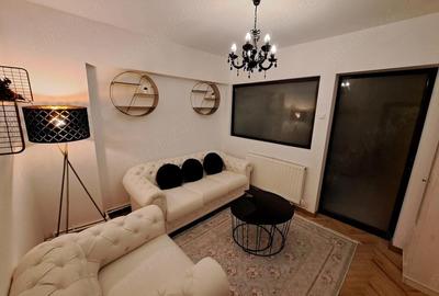 Apartament cu 3 camere semidecomandat în Central - 3