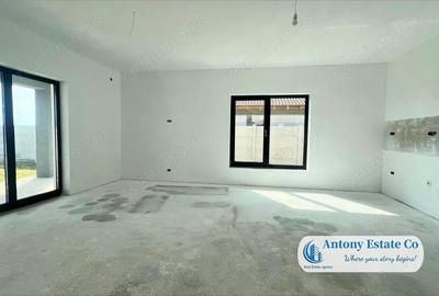 Casă cu 6 camere cu Teren 553 Mp în Sântandrei