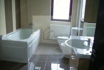 Casă cu 5 camere cu Teren 350 Mp în Voluntari