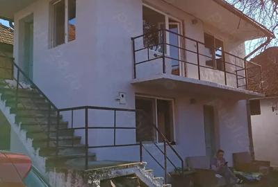 Casă cu Teren 1700 Mp în Central - 8