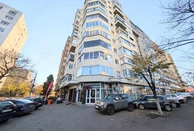 Spatiu Comercial - Stradal, 70 mp , bd.Republicii - 1