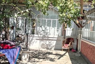 Casă cu 6 camere cu Teren 688 Mp în Brănești