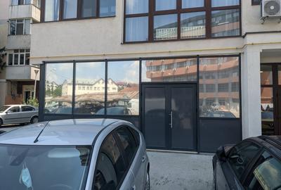 Proprietar- inchiriez spatiu birou Strada Vasile Lupu- Piata Doi Baieti - 7