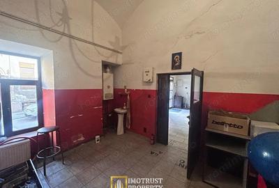 Spațiu comercial, de 100 mp, în Boul Roșu - 10