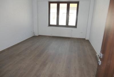 Spațiu comercial, de 180 mp, în Central - 9