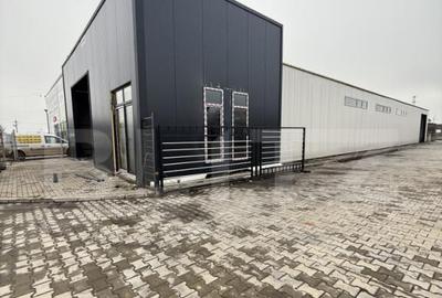 Spațiu comercial, de 520 mp, în Central - 4