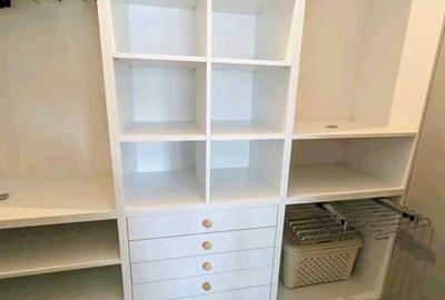 Apartament in zona Terra, 2 camere , bloc cu lift , etaj 3 - 5