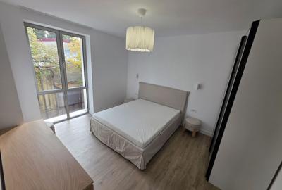 Apartament cu 3 camere în P-ța Universității - 18