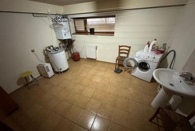 Casă / Vilă cu 6 camere în zona  Calea Aradului - 30