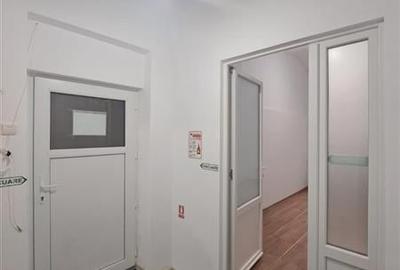 Spatiu pentru birouri, 25 mp utili, situat in zona Ultracentrala! Spatiu pentru birouri, 25 mp utili, situat in zona Ultracentrala! - 4