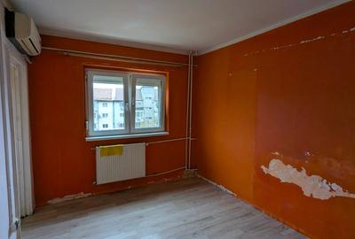 Garsoniera str.Lorena - 9