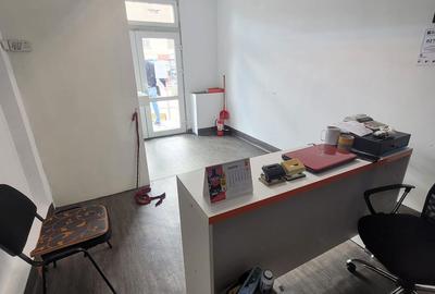 Spațiu comercial, de 20 mp, în 15 Noiembrie - 4