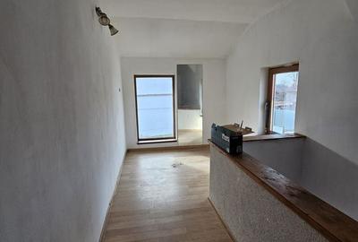 Casă individuală cu 6 camere cu Canalizare în Episcopia Bihorului - 9