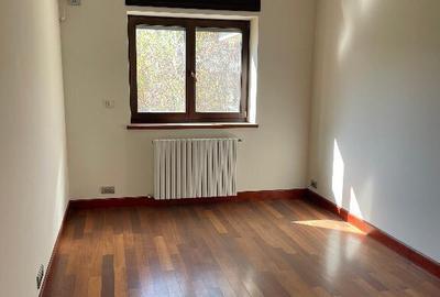 Casă cu 7 camere cu Teren 652 Mp în Băneasa