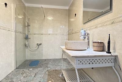 Casă cu 12 camere cu Canalizare în Periferie - 15