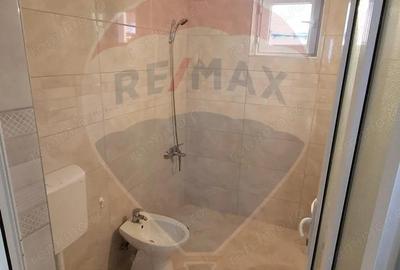 Casă cu Teren 800 Mp în Gălățeni - 1