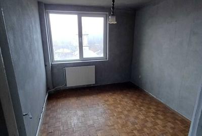 Apartament cu 3 camere semidecomandat în Central - 6