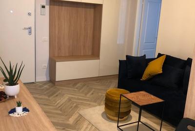 Apartament cu 2 camere semidecomandat, mobilat în 13 Septembrie - 2