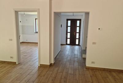 Casă cu 5 camere cu Teren 400 Mp în Ghimbav - 3