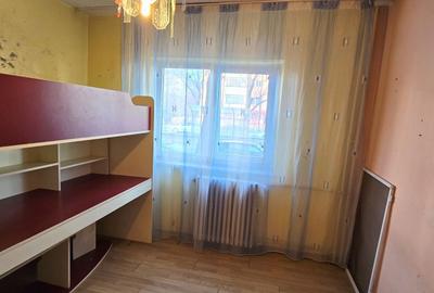 Apartament cu 3 camere decomandat în Dacia - 2