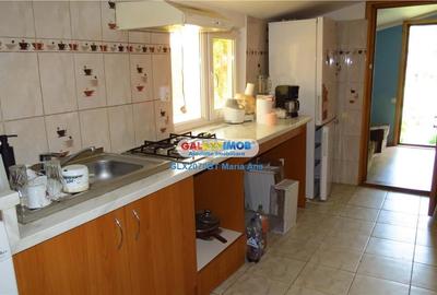 Curtesti, Botosani , Teren generos cu casa si anexa! - 2