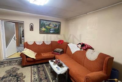 Casă individuală cu 4 camere cu Canalizare în Central