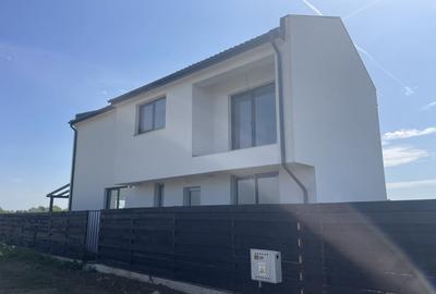 Vila individuala, Domnesti, Drumul Targului, P+1, suprafata teren 460, finisata.