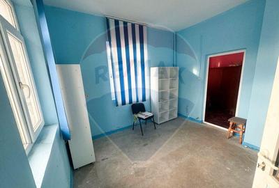 Casă cu 4 camere cu Garaj în Vlădila - 2