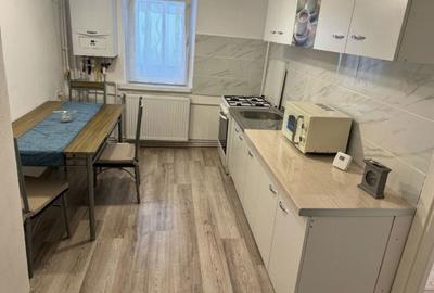 Apartament cu 2 camere decomandat în Calea București - 4