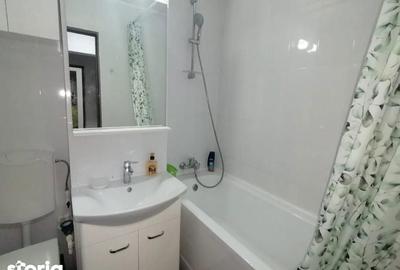 Apartament cu 2 camere decomandat în Micro 3