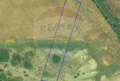 Teren de 4600 mp, în Podari - 3