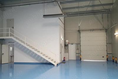 Spațiu comercial, de 300 mp, în Central - 4