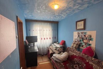 Apartament cu 3 camere semidecomandat în Central - 6