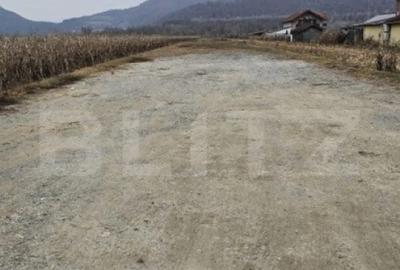 Teren de 2600 mp, în Șoimuș - 1