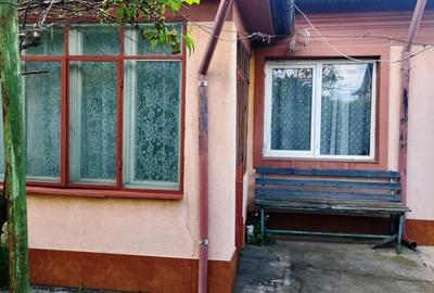 Casă individuală cu 3 camere cu Canalizare în Micro 5 - 1
